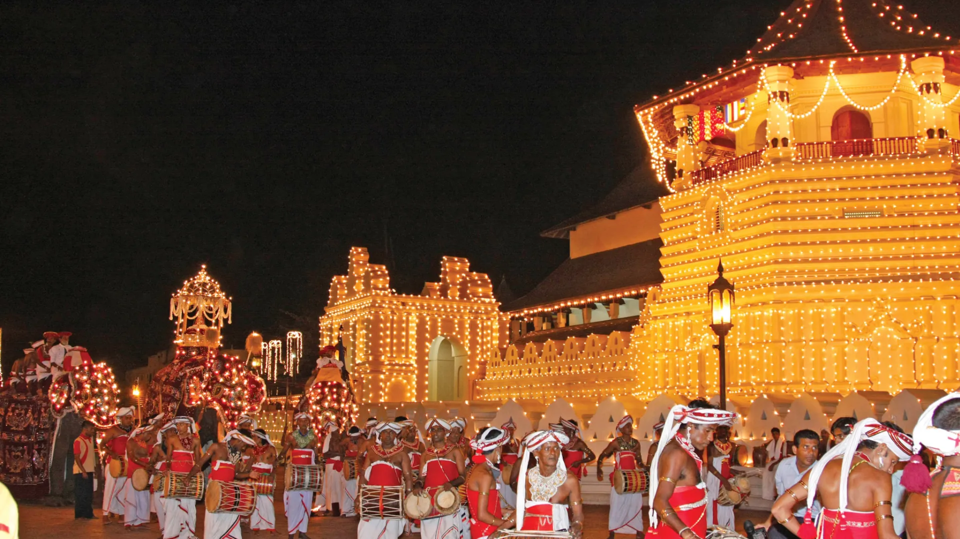 Kandy esala Perahera